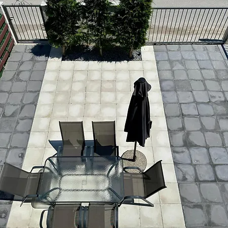 Hera Maisonette *