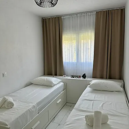 Hera Maisonette *