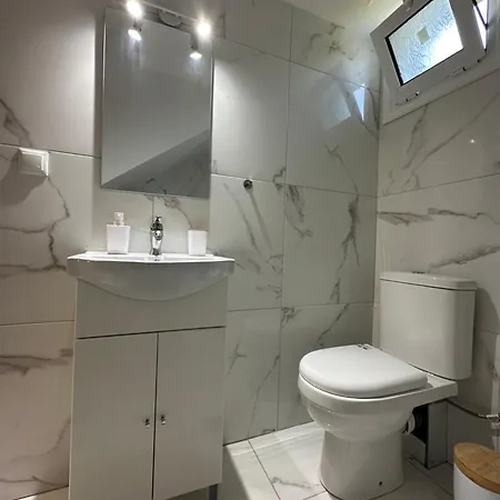 Hera Maisonette *